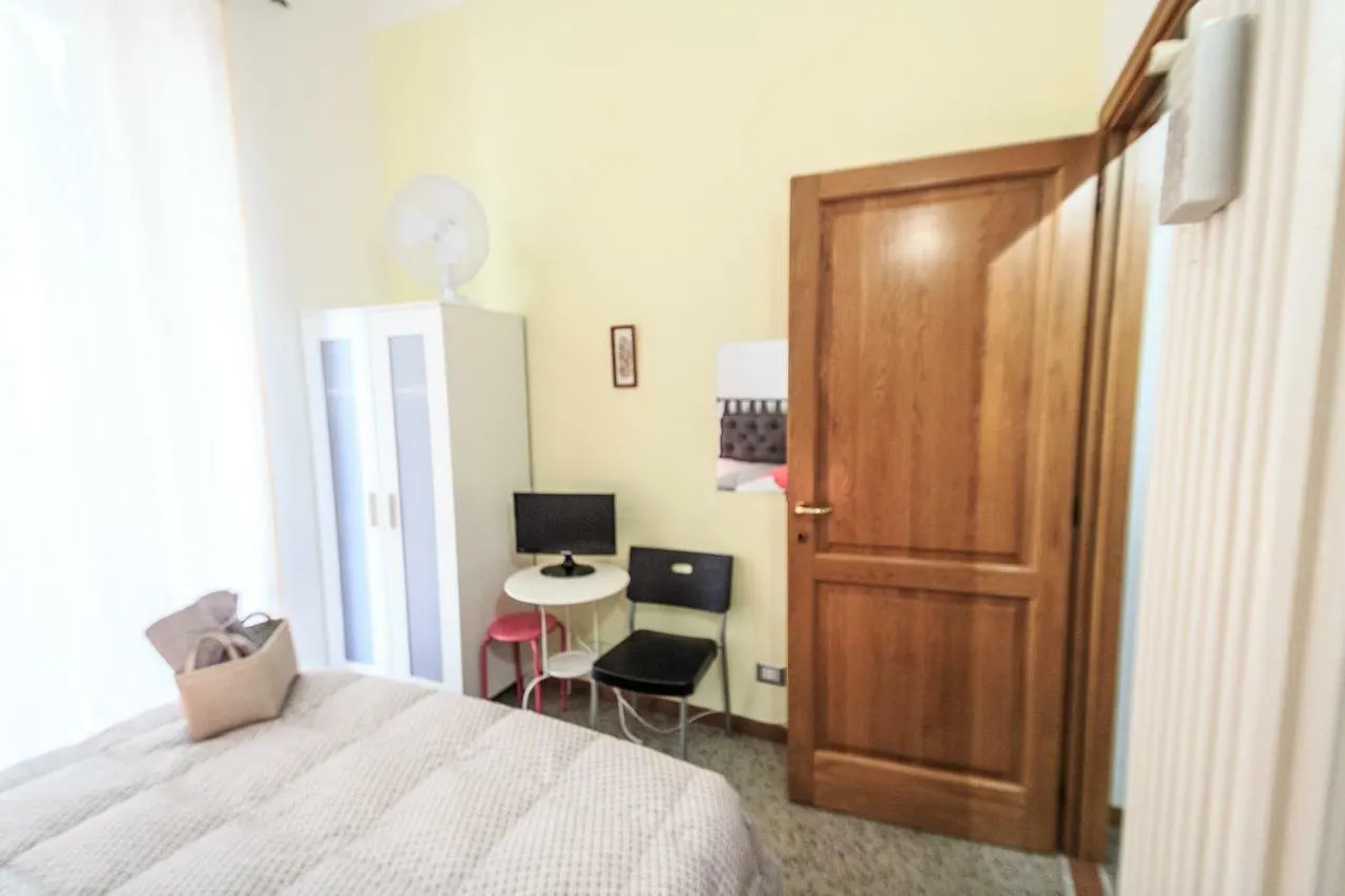 Camera Privata A 20 Metri Dal Mare Varazze 0*,  Italy